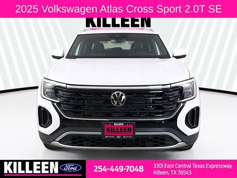 Used 2025 Volkswagen Atlas Cross Sport SE FWD image 2