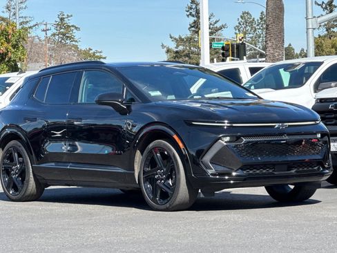 Used 2024 Chevrolet Equinox EV RS image 2