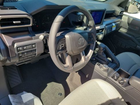 New 2026 Toyota 4Runner SR5 AWD/4WD image 7