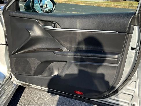 Used 2023 Toyota Camry SE image 22