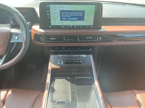 Certified 2026 Lincoln Aviator Reserve AWD/4WD image 20
