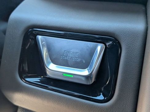 Used 2025 GMC Yukon Denali Ultimate AWD/4WD image 22
