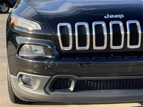 Used 2018 Jeep Cherokee Latitude image 7