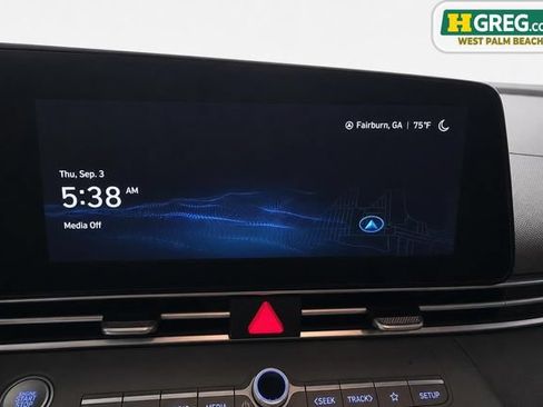 Used 2023 Hyundai Elantra SEL w/ Convenience Package FWD image 16