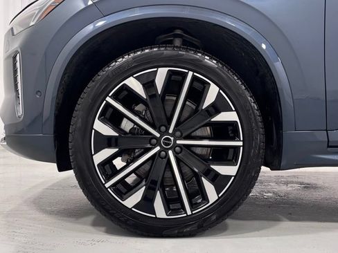 Certified 2026 Volvo XC90 B6 Plus AWD/4WD image 30