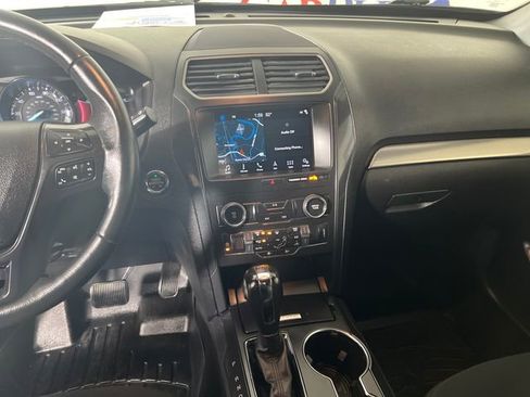Used 2019 Ford Explorer XLT w/ Equipment Group 201A image 17