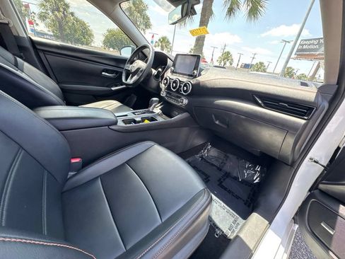 Used 2023 Nissan Sentra SR w/ SR Premium Package FWD image 23