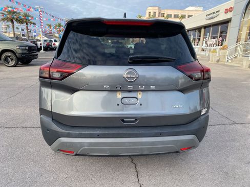 Used 2023 Nissan Rogue S image 8