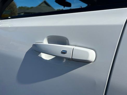 Certified 2023 GMC Acadia SLE w/ Driver Convenience Package image 23