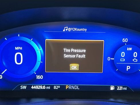 Used 2020 Ford Escape Titanium w/ Titanium Premium Package 2.0 image 23