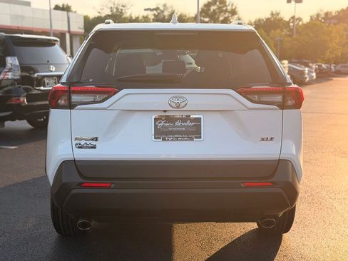 Certified 2022 Toyota RAV4 XLE FWD image 10