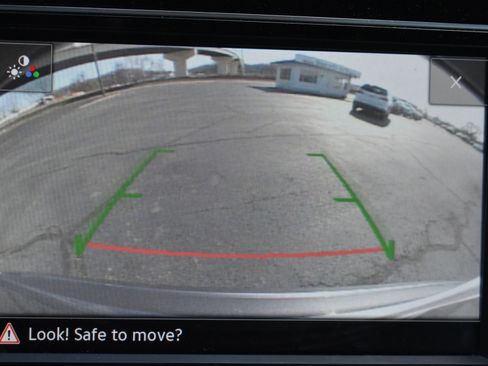 Used 2023 Volkswagen Atlas Cross Sport SE image 23