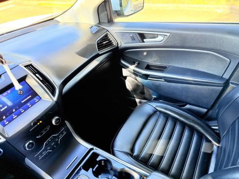 Used 2020 Ford Edge SEL AWD/4WD image 14