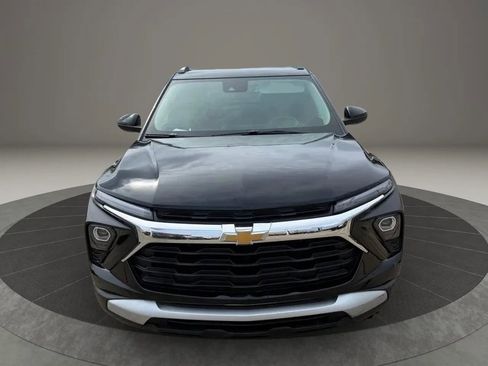 Used 2024 Chevrolet TrailBlazer LT FWD image 2