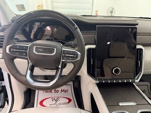 New 2026 GMC Acadia Denali image 17