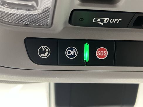 Used 2020 Chevrolet Equinox LT image 27