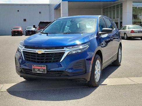 Used 2022 Chevrolet Equinox LS AWD/4WD image 4