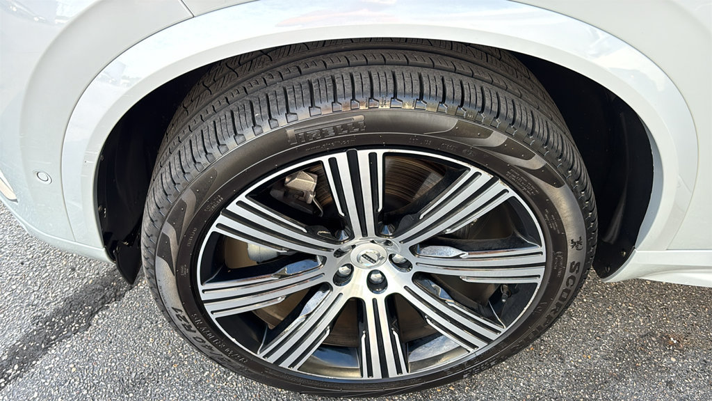 Certified 2024 Volvo XC90 T8 Plus w/ Protection Package AWD/4WD image 32