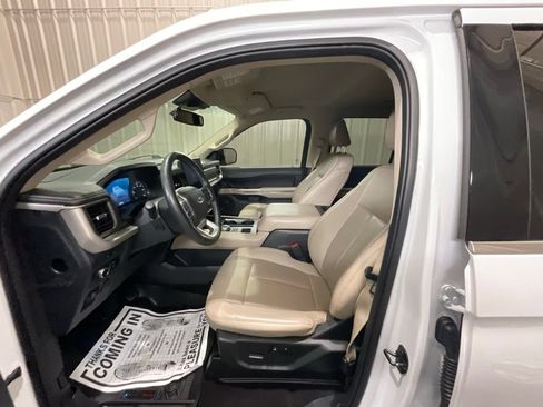 Used 2022 Ford Expedition XLT RWD image 8