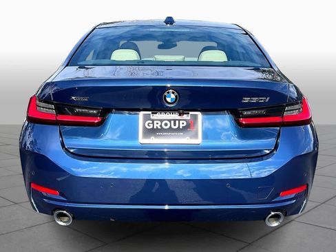 Certified 2023 BMW 330i xDrive Sedan w/ Driving Assistance Package image 4