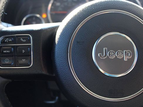 Used 2015 Jeep Wrangler Unlimited Sahara w/ Max Tow Package AWD/4WD image 20