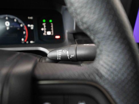 Used 2025 Toyota Tacoma SR5 AWD/4WD image 14