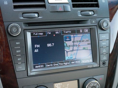 Used 2011 Cadillac DTS Premium image 22