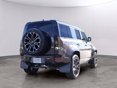 New 2026 Land Rover Defender 110 image 5