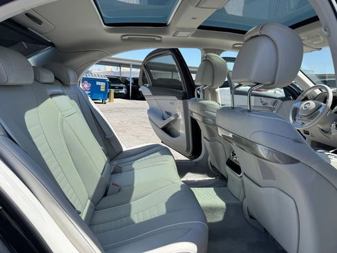 Used 2016 Mercedes-Benz S 550 Sedan image 16