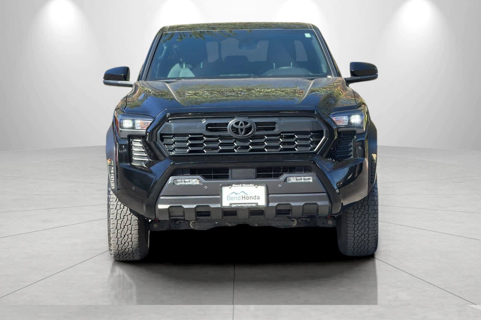 Used 2024 Toyota Tacoma TRD Off-Road w/ TRD Off Road Upgrade Package AWD/4WD image 10
