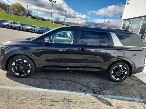 New 2026 Kia Carnival EX image 4