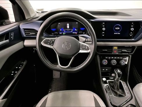 Used 2023 Volkswagen Taos SE w/ Panoramic Sunroof Package FWD image 6