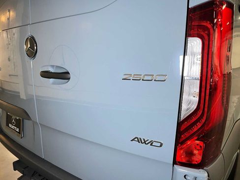 Used 2026 Mercedes-Benz Sprinter 2500 image 17