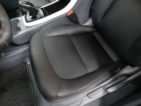 Used 2018 Chevrolet Bolt LT image 11