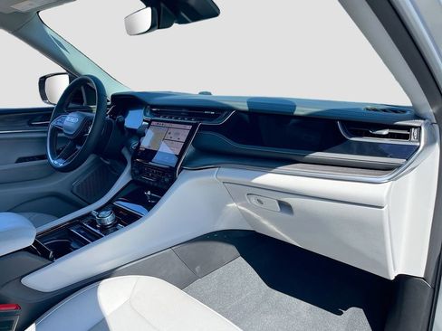 Certified 2023 Jeep Grand Cherokee L Overland w/ Rear Seat Video Group I image 33