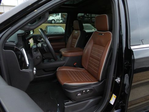 Used 2024 GMC Sierra 1500 Denali Ultimate image 30