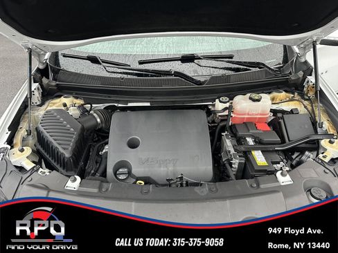 Used 2021 Chevrolet Traverse LT image 13