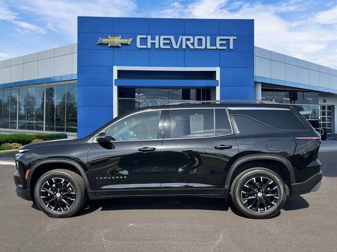 Certified 2024 Chevrolet Traverse LT w/ Trailering Package FWD image 2