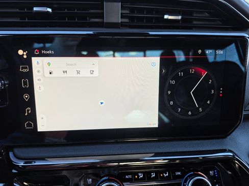 Used 2024 GMC Sierra 1500 AT4 w/ Technology Package image 23