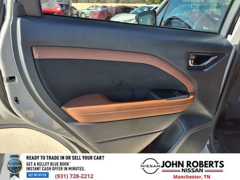 Used 2025 Subaru Forester Touring w/ Popular Package - Touring image 12