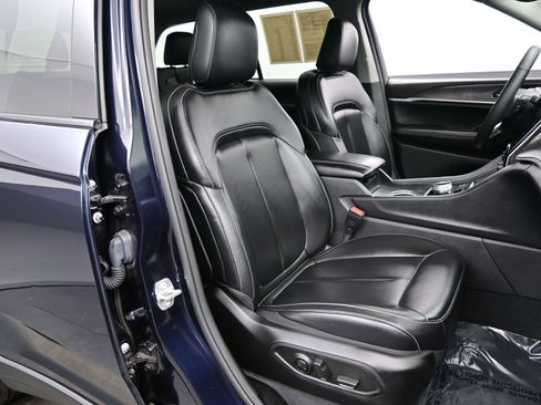 Used 2024 Jeep Grand Cherokee Limited w/ Black Appearance Package image 14