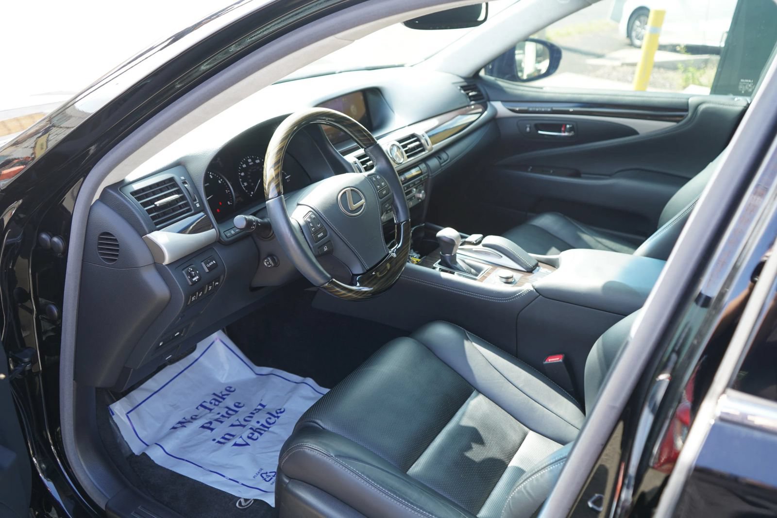 Used 2016 Lexus LS 460 RWD image 9