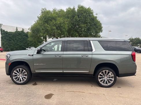 Used 2023 GMC Yukon XL Denali w/ Denali Reserve Package AWD/4WD image 8
