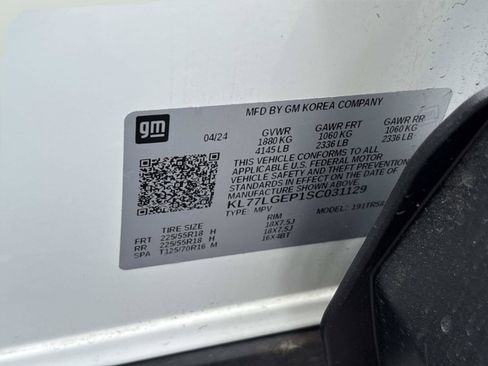 Used 2025 Chevrolet Trax RS FWD image 27