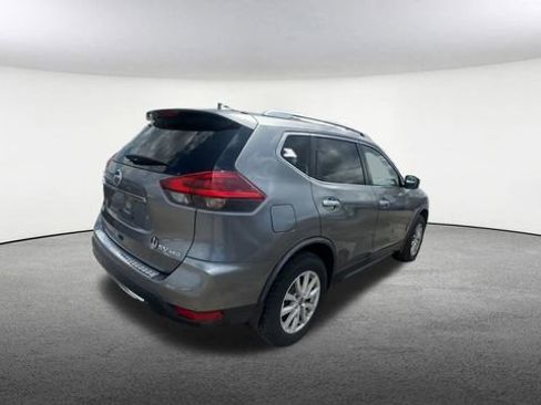 Used 2018 Nissan Rogue SV AWD/4WD image 9