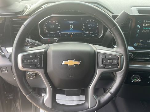 Used 2022 Chevrolet Silverado 1500 LT image 8