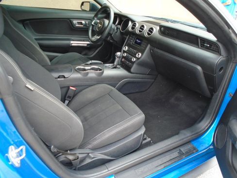 Used 2020 Ford Mustang Coupe RWD image 7