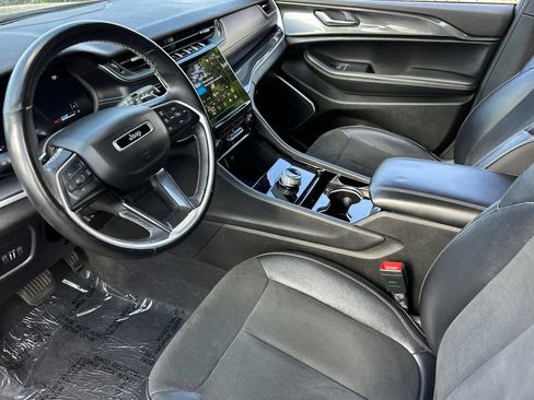 Used 2021 Jeep Grand Cherokee L Laredo RWD image 11