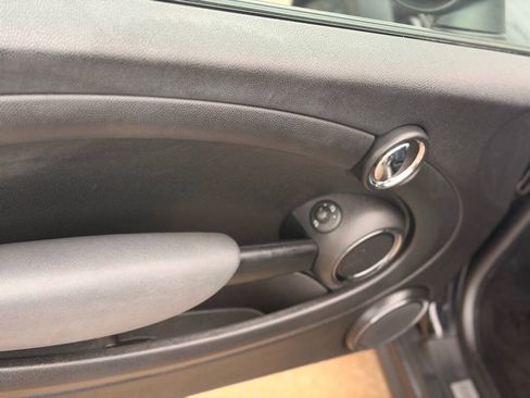 Used 2010 MINI Cooper Convertible FWD image 13