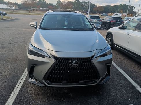 Used 2024 Lexus NX 250 FWD image 2